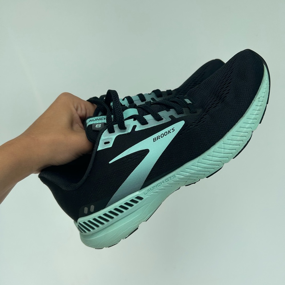 💫WOMENS SIZE 8 LAUNCH GTS RUNNING SHOES 👟